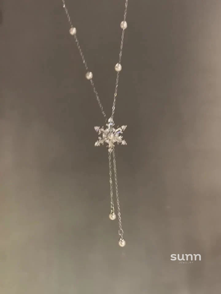 Ridhi Shimmering Snowflake Necklace