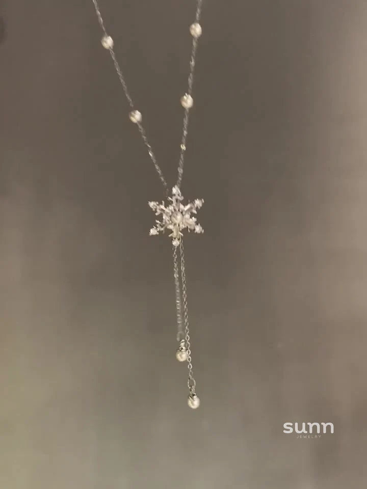 Ridhi Shimmering Snowflake Necklace