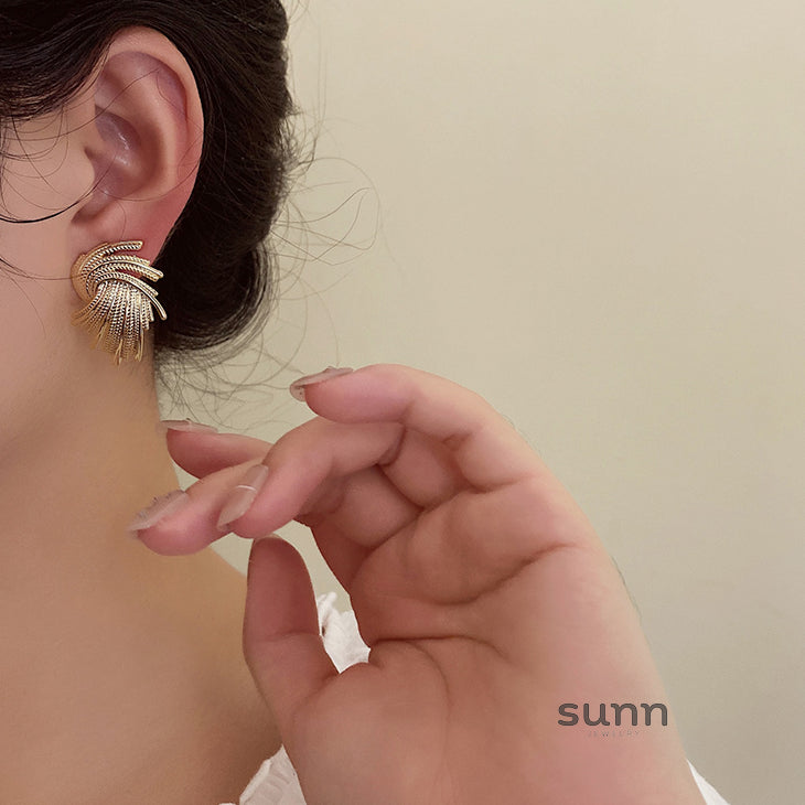 Rielle Geometric Drop Earrings [O7NO7JB1]