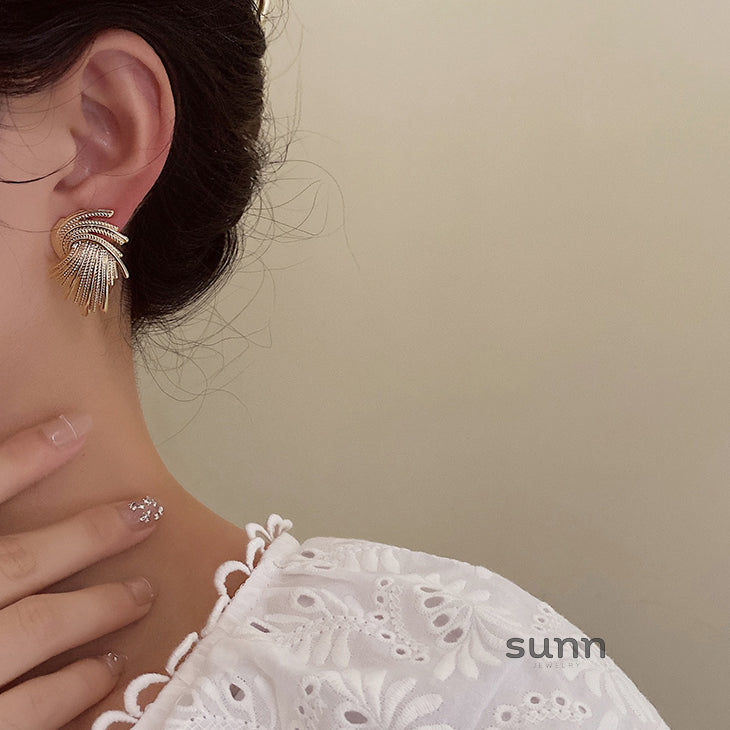 Rielle Geometric Drop Earrings [F9GOKLNT]