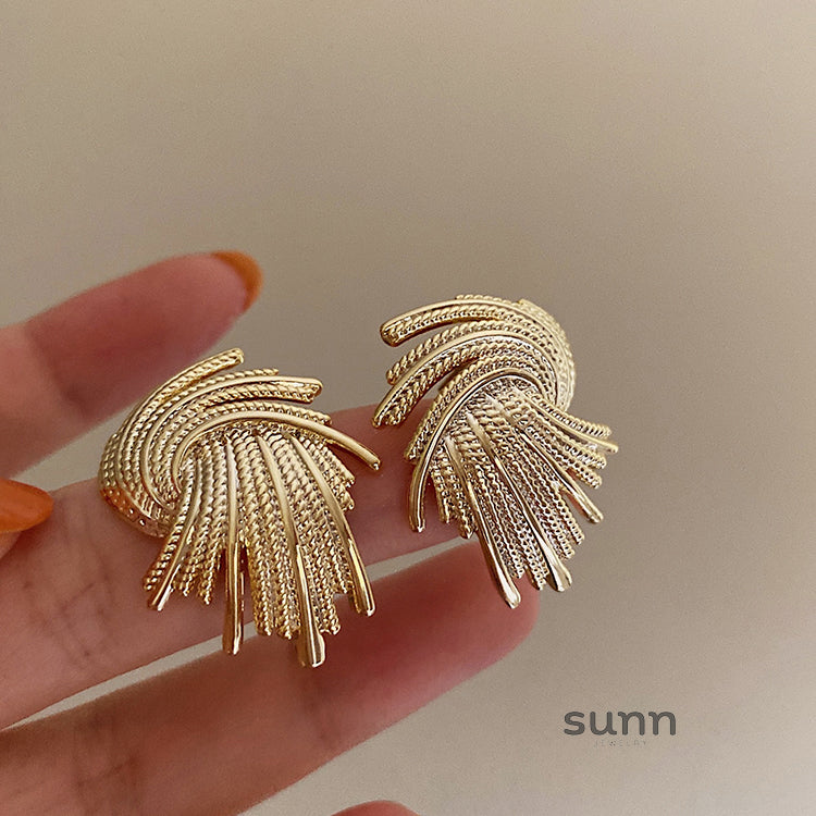 Rielle Geometric Drop Earrings [N05DXDX1]