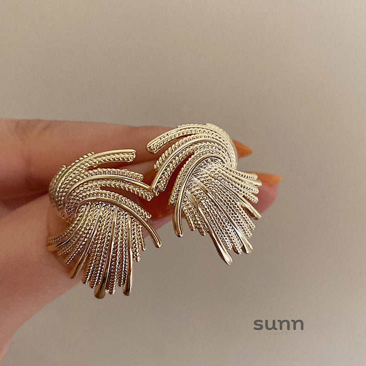 Rielle Geometric Drop Earrings [VGV3688U]
