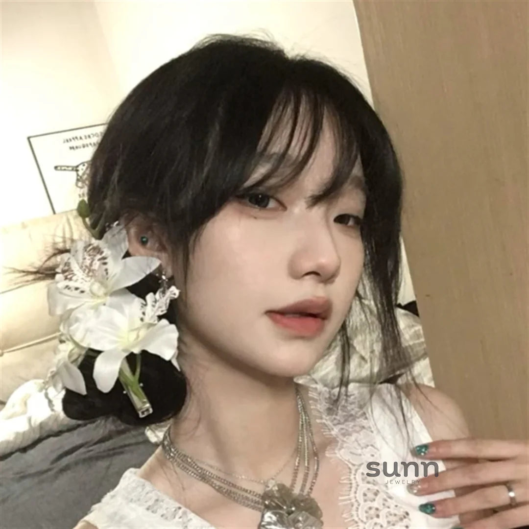 Riley Elegant Orchid Hair Clip