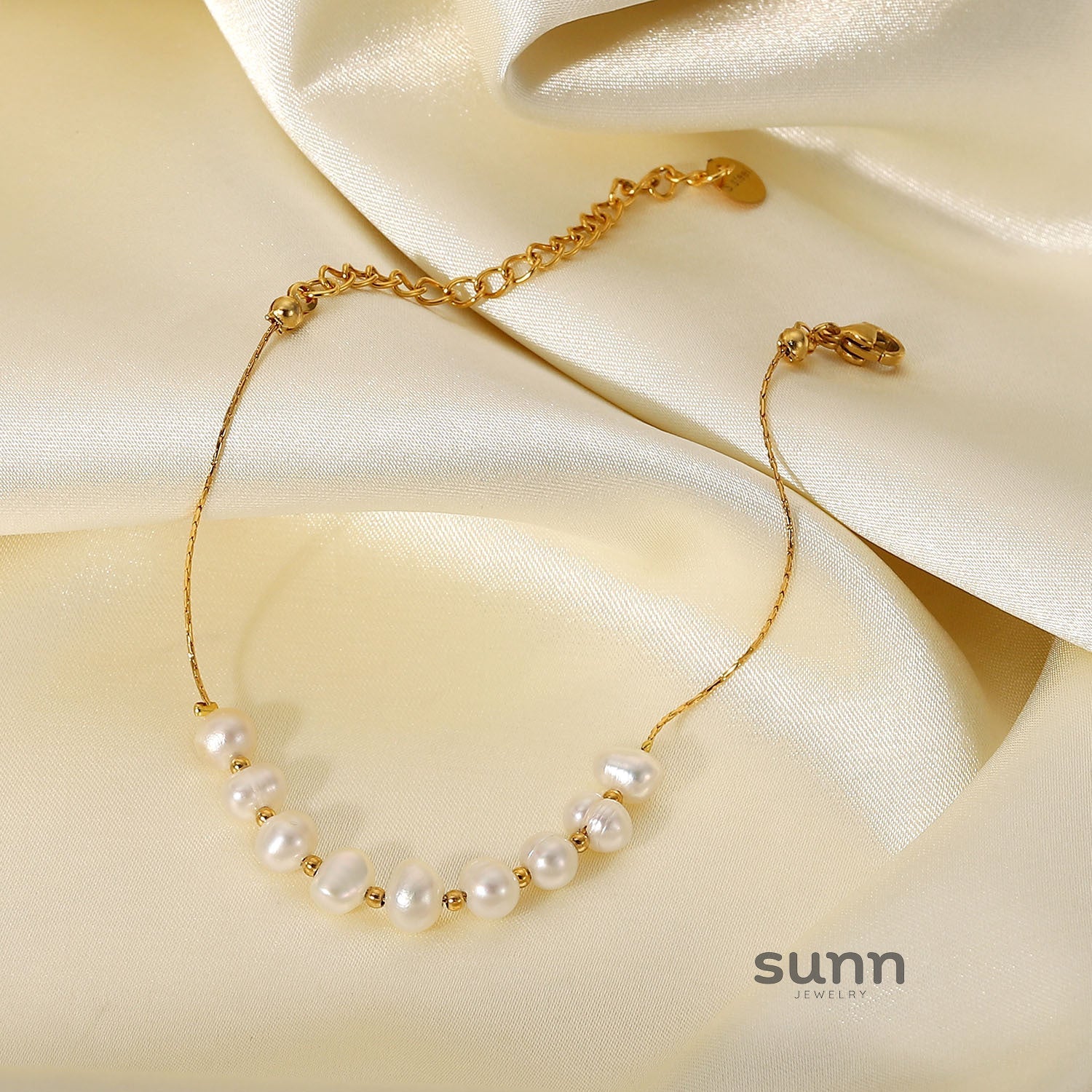 Riley Pearl Chain Bracelet