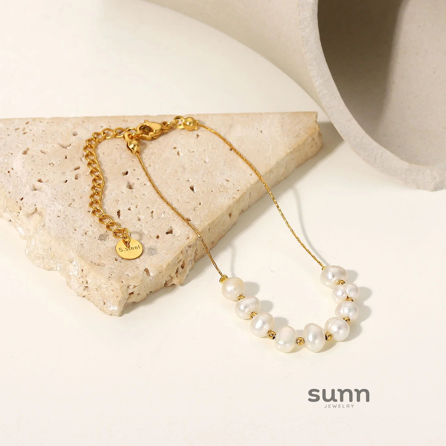 Riley Pearl Chain Bracelet