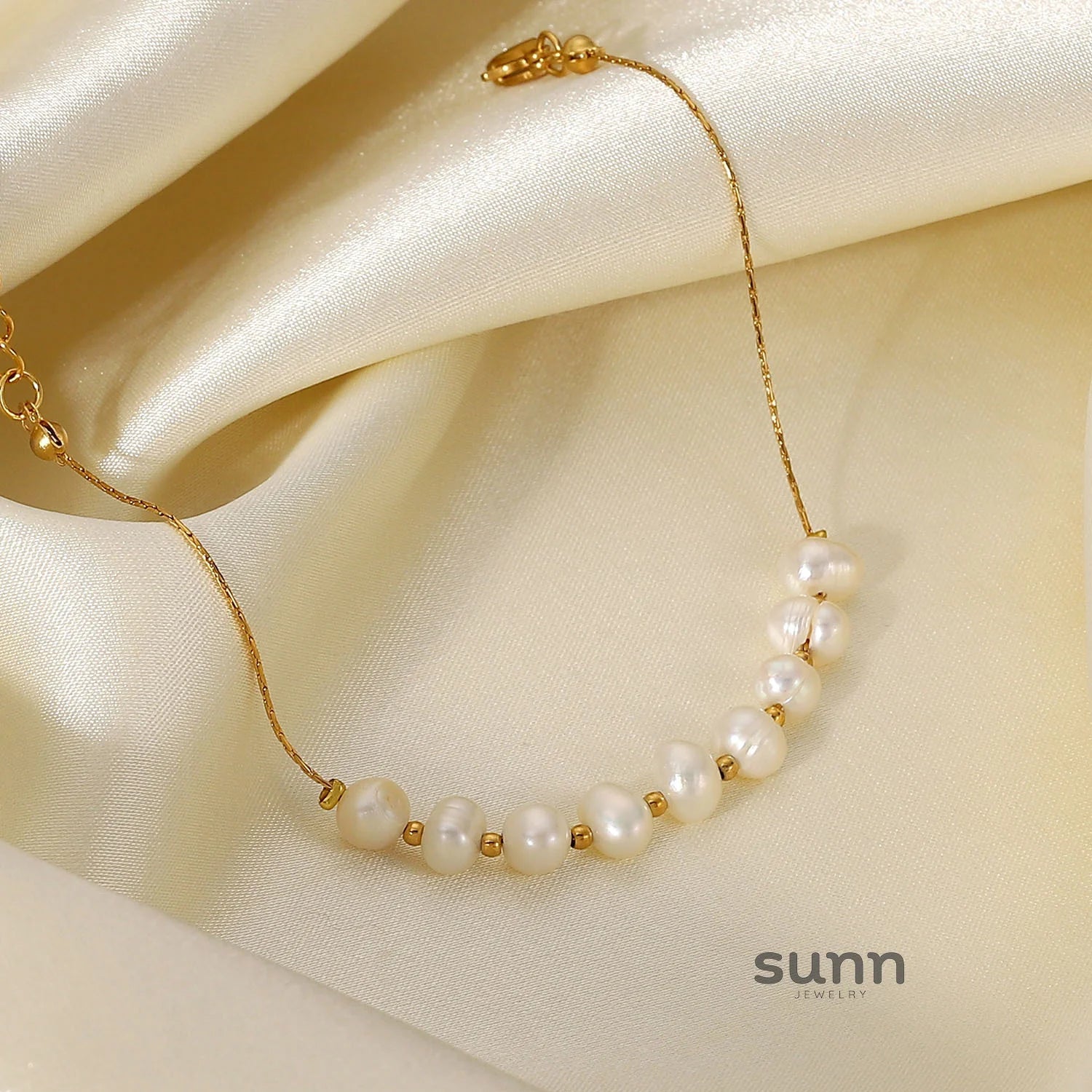 Riley Pearl Chain Bracelet