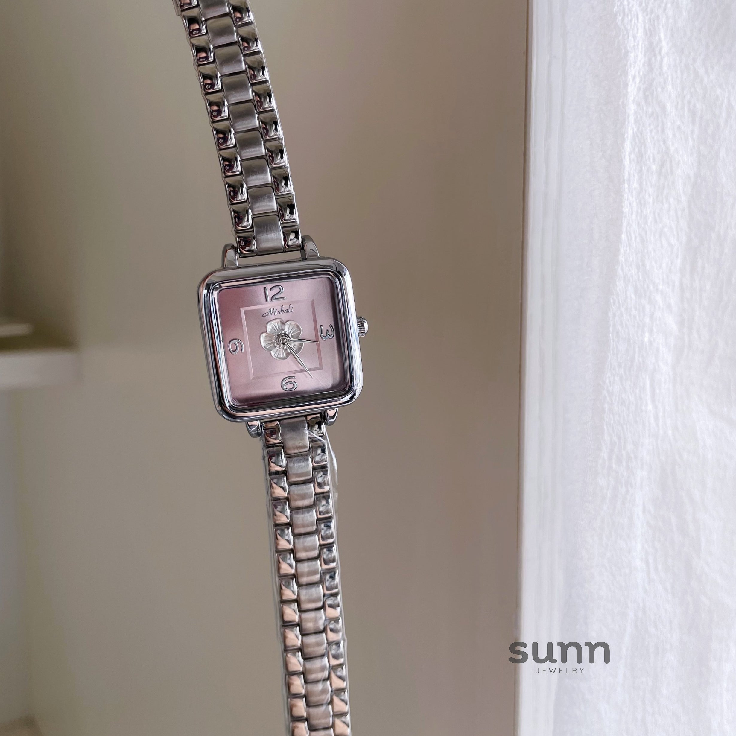 Rilyn Pink Camellia Square Watch [DMHOCHV9]