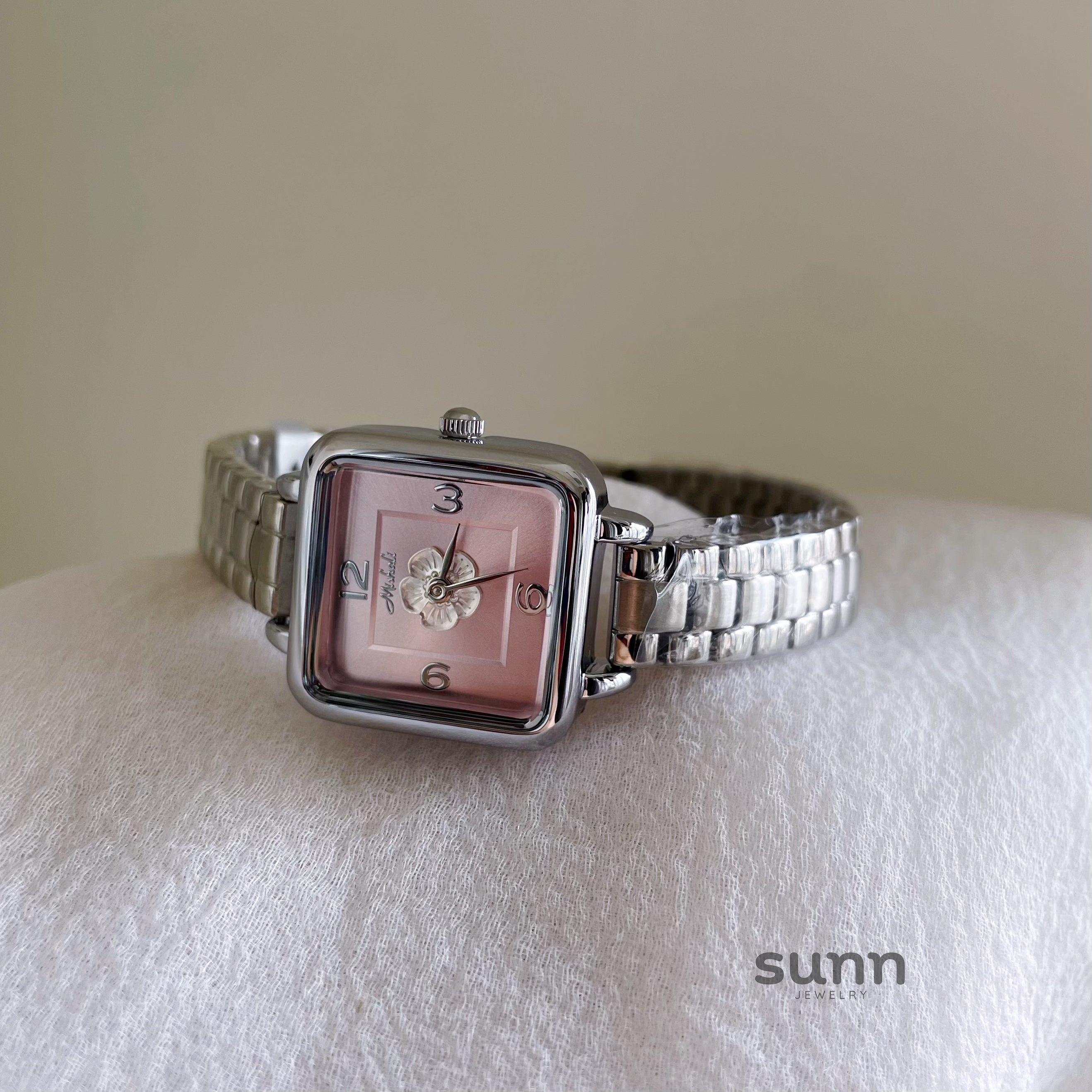 Rilyn Pink Camellia Square Watch [AJJG705J]