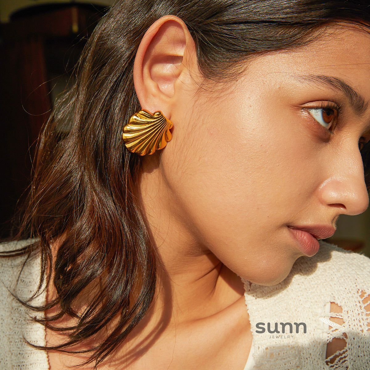 Risa Seashell Stud Earrings [QDPMEMW8]
