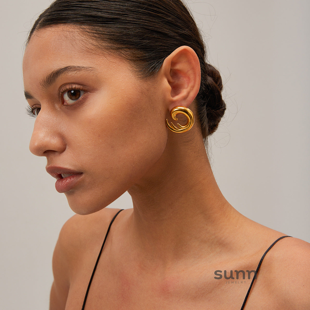Risa Seashell Stud Earrings [EX46P2C3]
