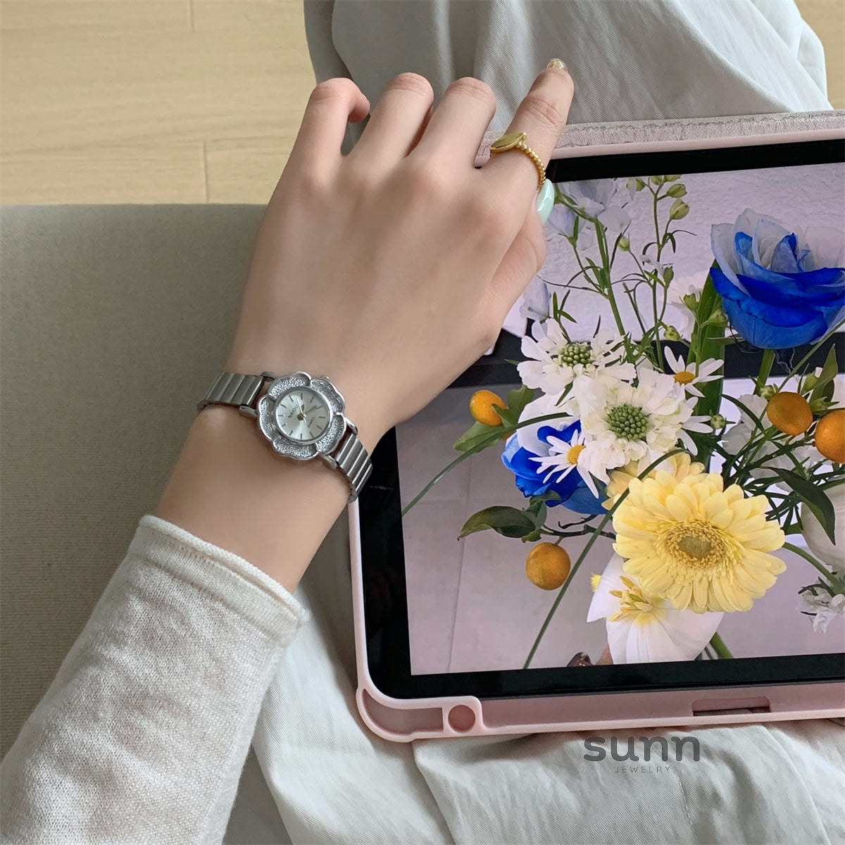Rochelle Camellia Bloom Watch [HAZ4PMCF]