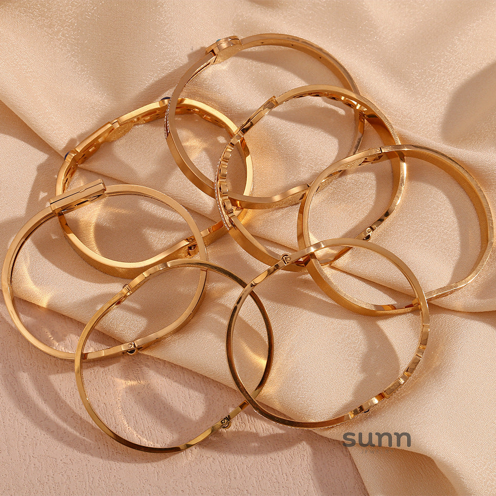 Roman Golden Eye Chain Bracelet [NX3KQFD7]