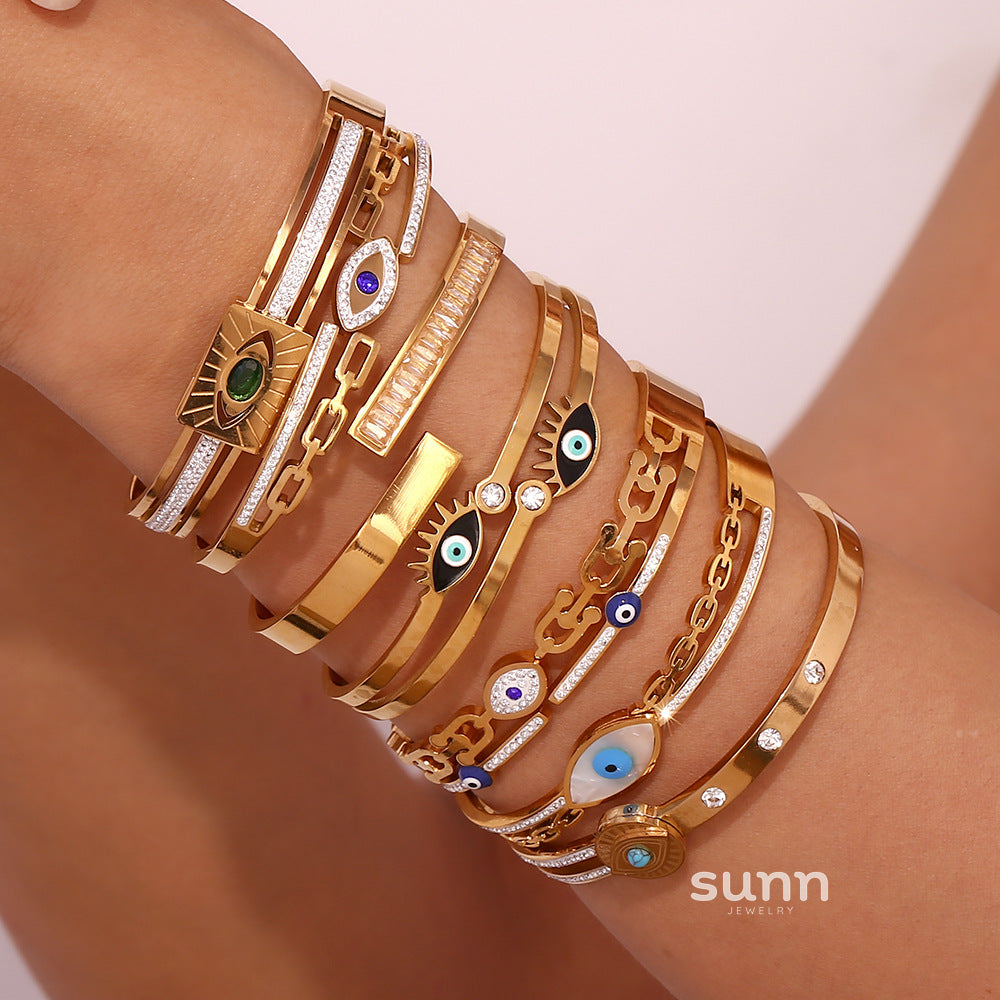 Roman Golden Eye Chain Bracelet [4CZTBBRK]