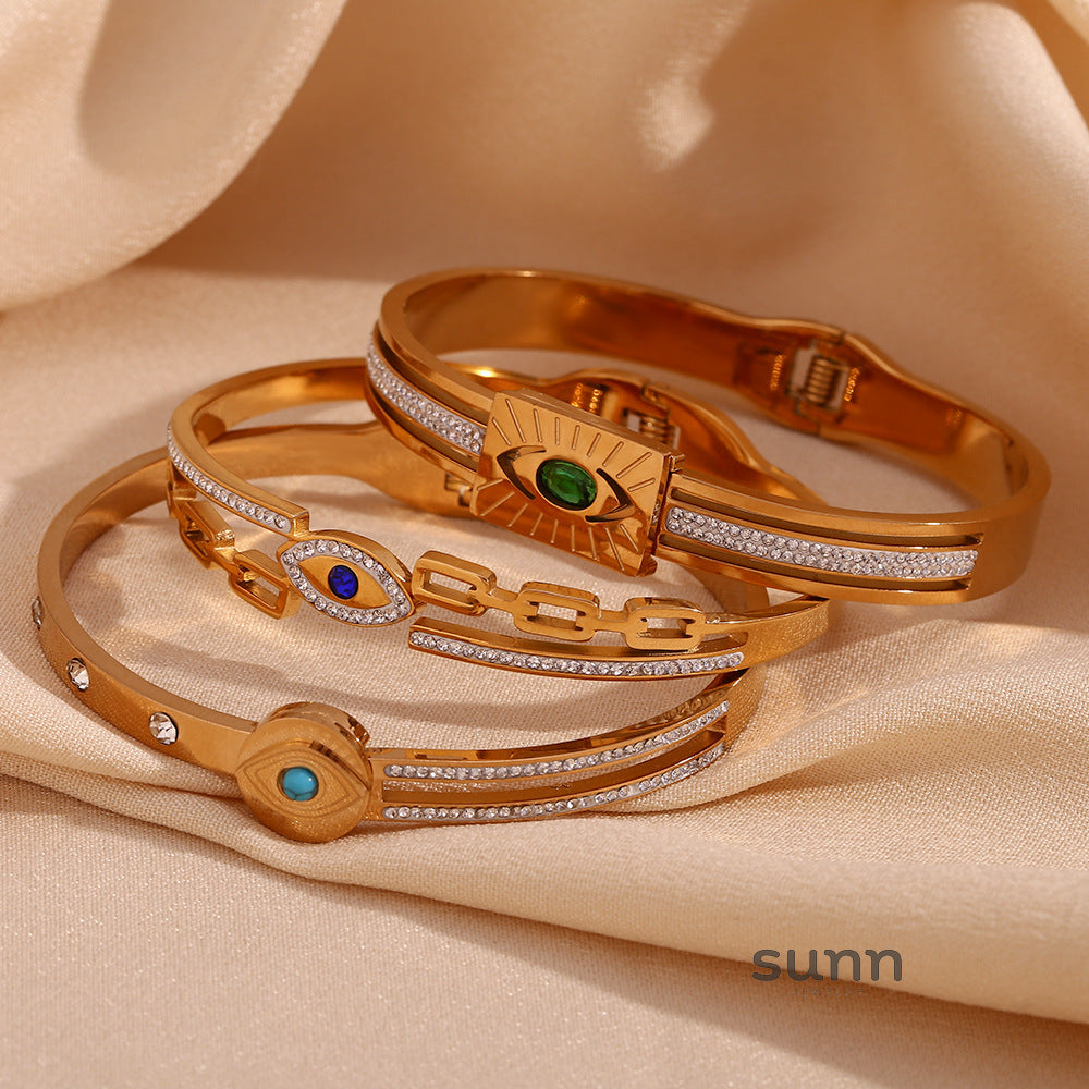 Roman Golden Eye Chain Bracelet [7A0U0CGD]