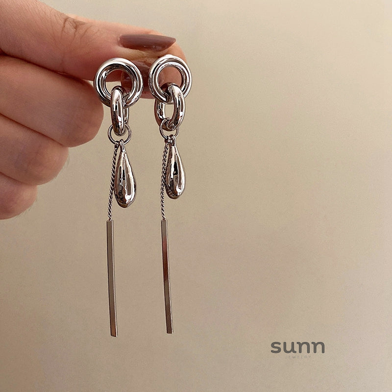Roman Silver Tassel Earrings [X6RFM2C8]