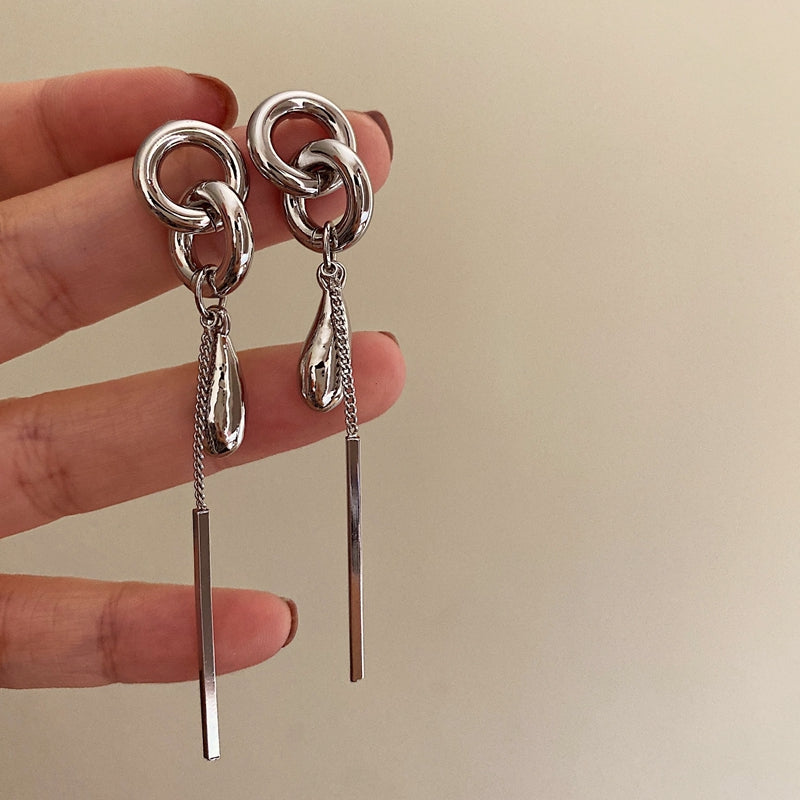 Roman Silver Tassel Earrings [LLVPVRGT]