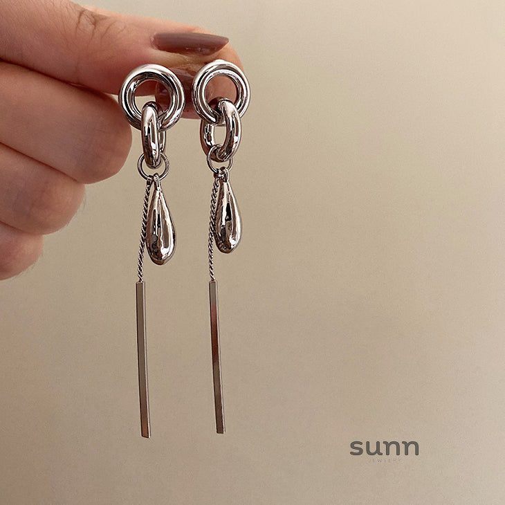 Roman Silver Tassel Earrings [CJDEULX5]