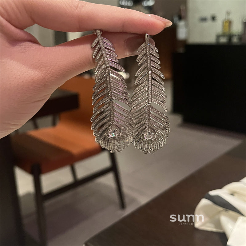 Roman Zircon Feather Earrings [E2XVTLFH]