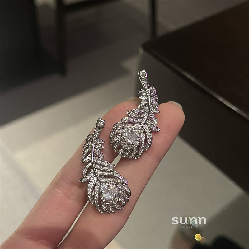 Roman Zircon Feather Earrings [0Z9FQHM0]