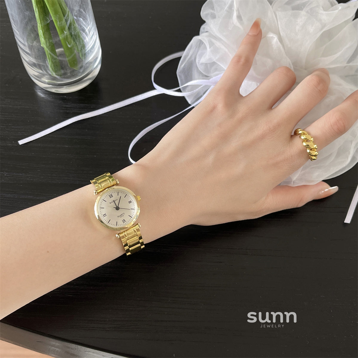 Rome Vintage Gold Watch [PXRNW1JJ]