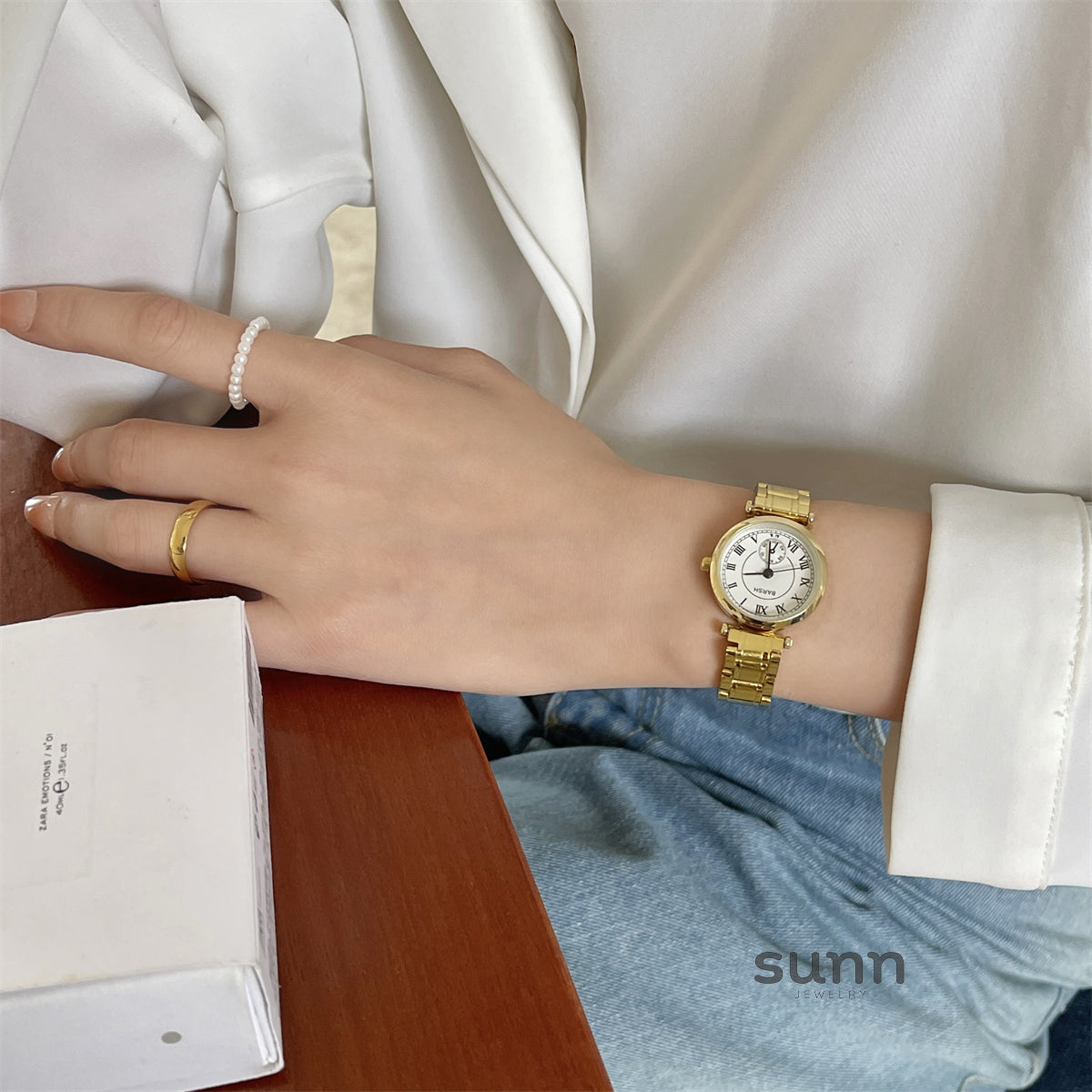 Rome Vintage Gold Watch [G3R0VZ8Z]