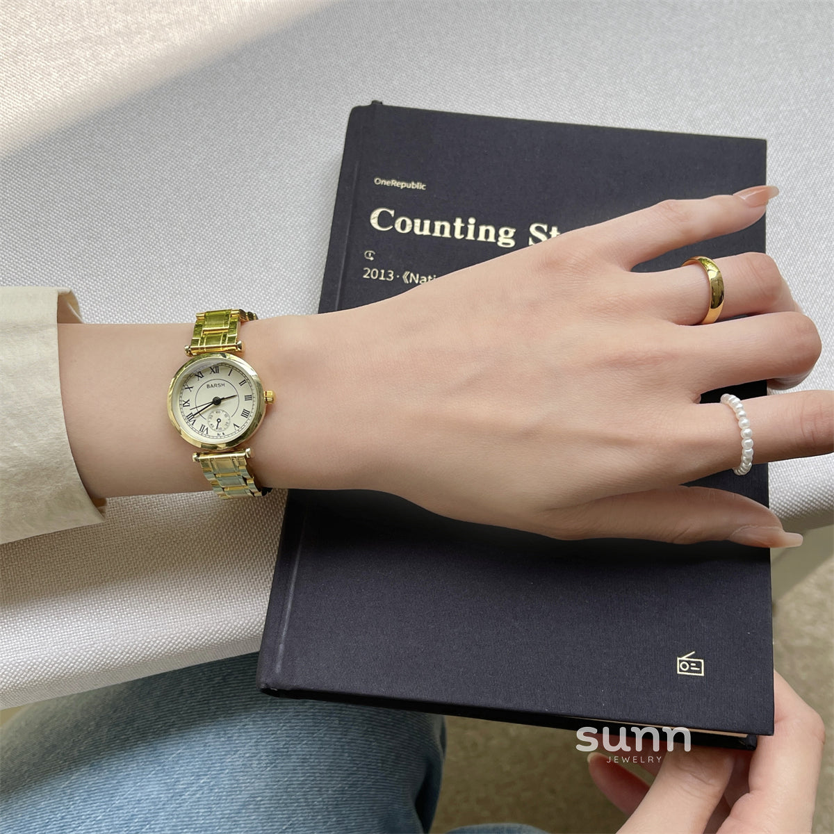Rome Vintage Gold Watch [T17K7RBK]
