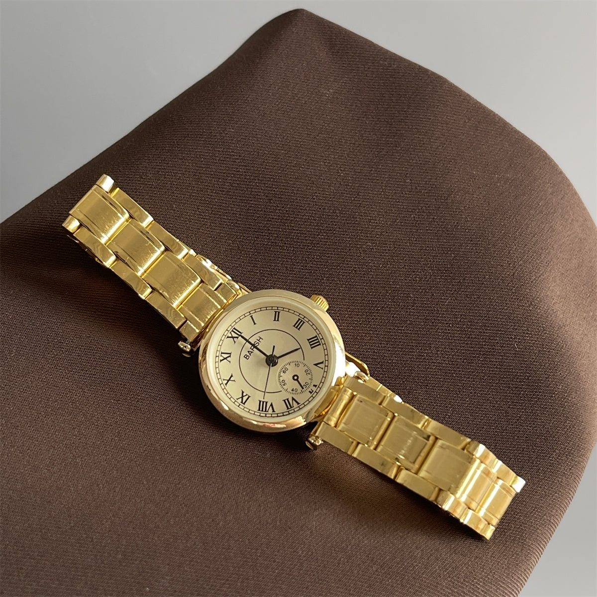 Rome Vintage Gold Watch [63JMTLJF]
