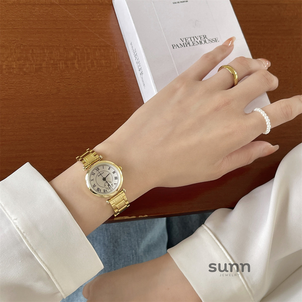 Rome Vintage Gold Watch [20LONBUS]