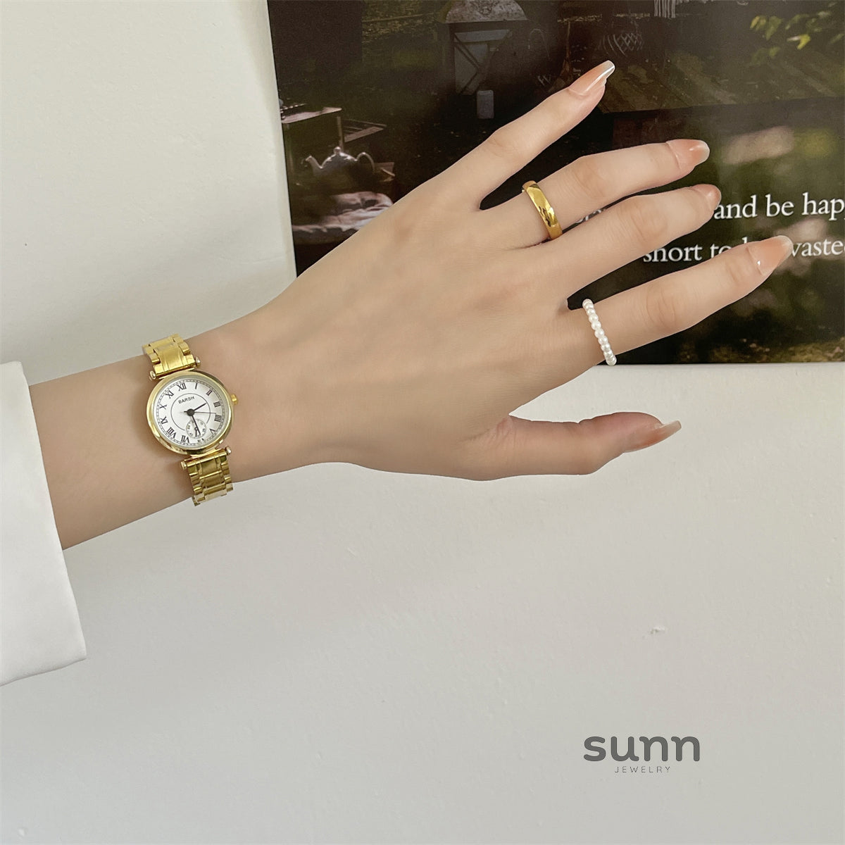 Rome Vintage Gold Watch [P7BFOLJ9]