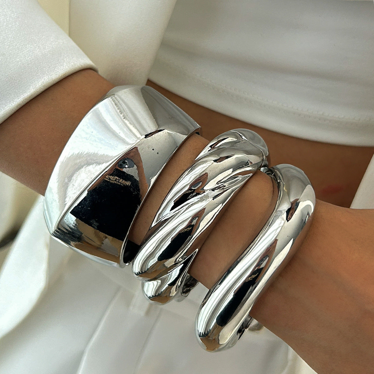 Romi Metal Statement Jewelry [VUBO1VJA]