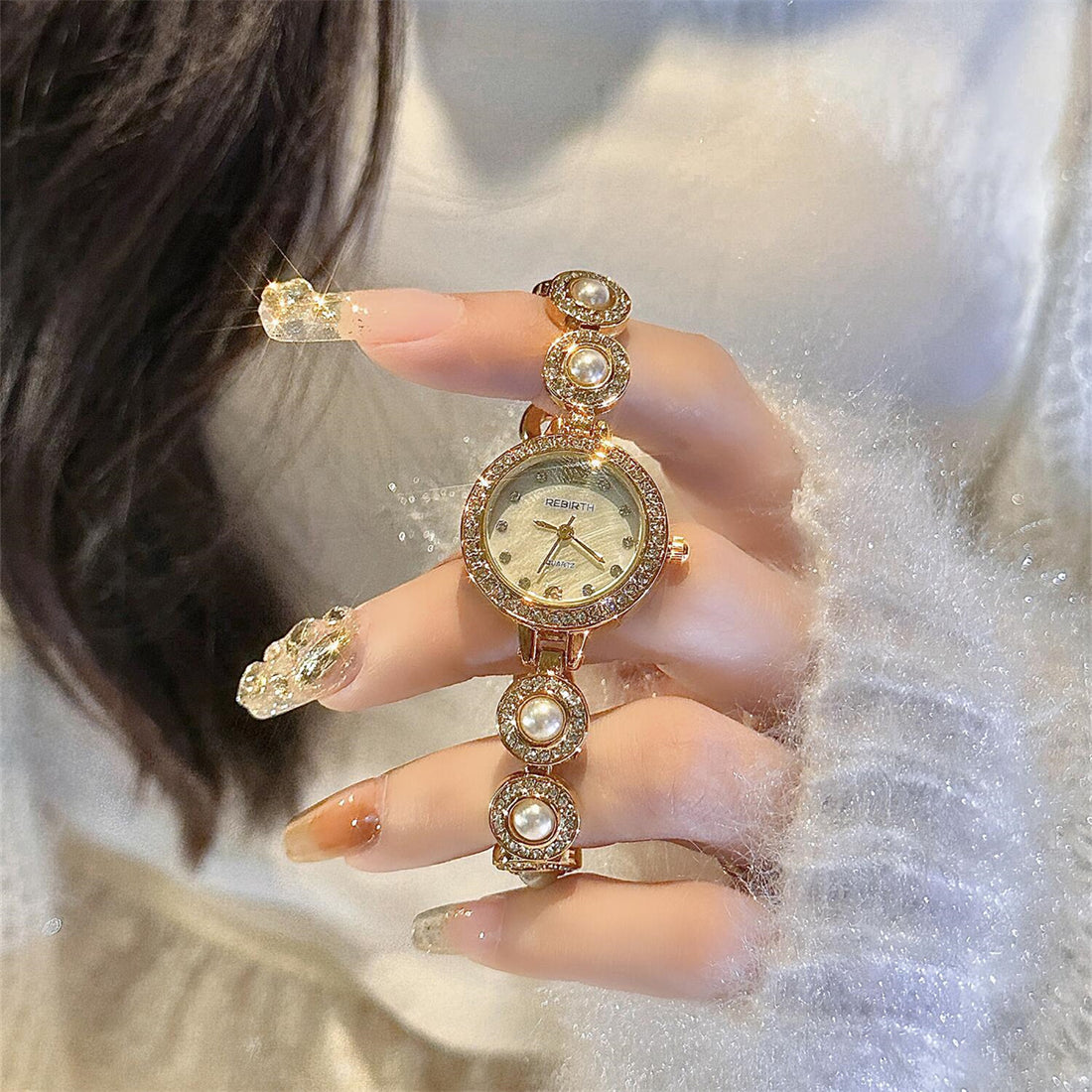 Romina Retro Starry Bracelet Watch [ZVWPUP8R]