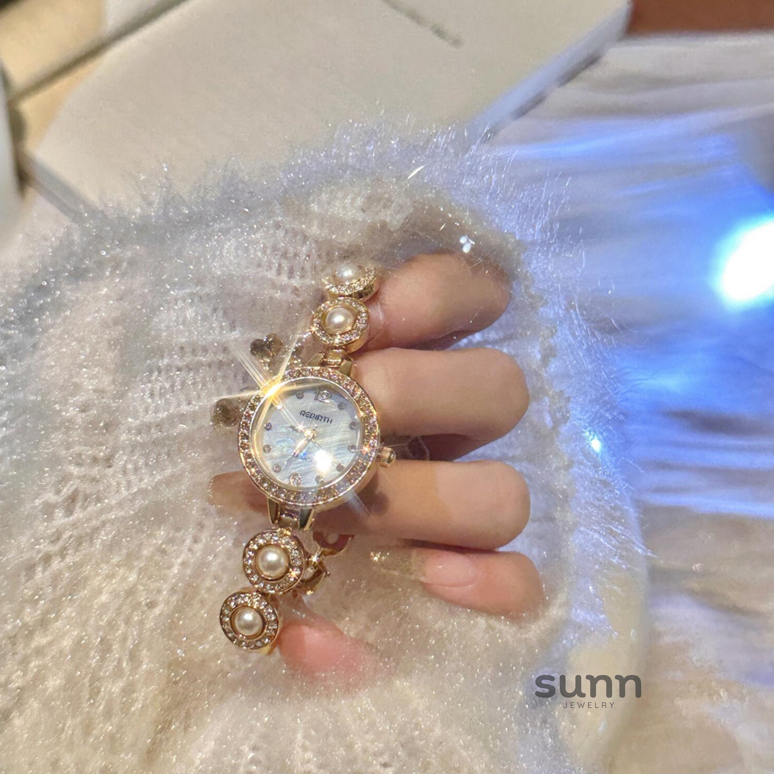 Romina Retro Starry Bracelet Watch [SJAPJ9BU]