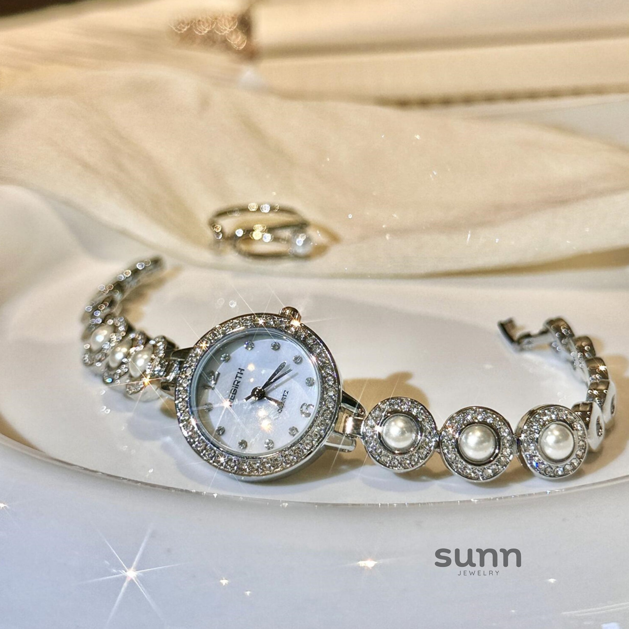 Romina Retro Starry Bracelet Watch [B3MNT9S9]