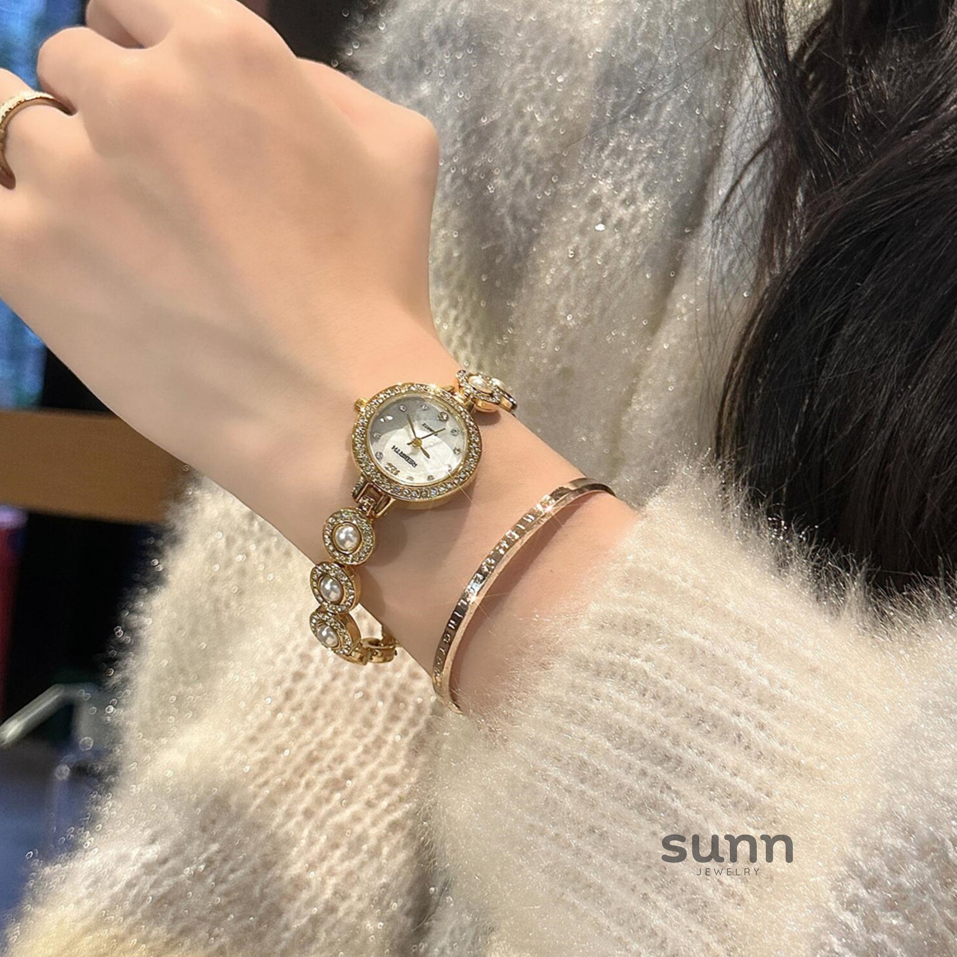 Romina Retro Starry Bracelet Watch [OBA7UE0G]
