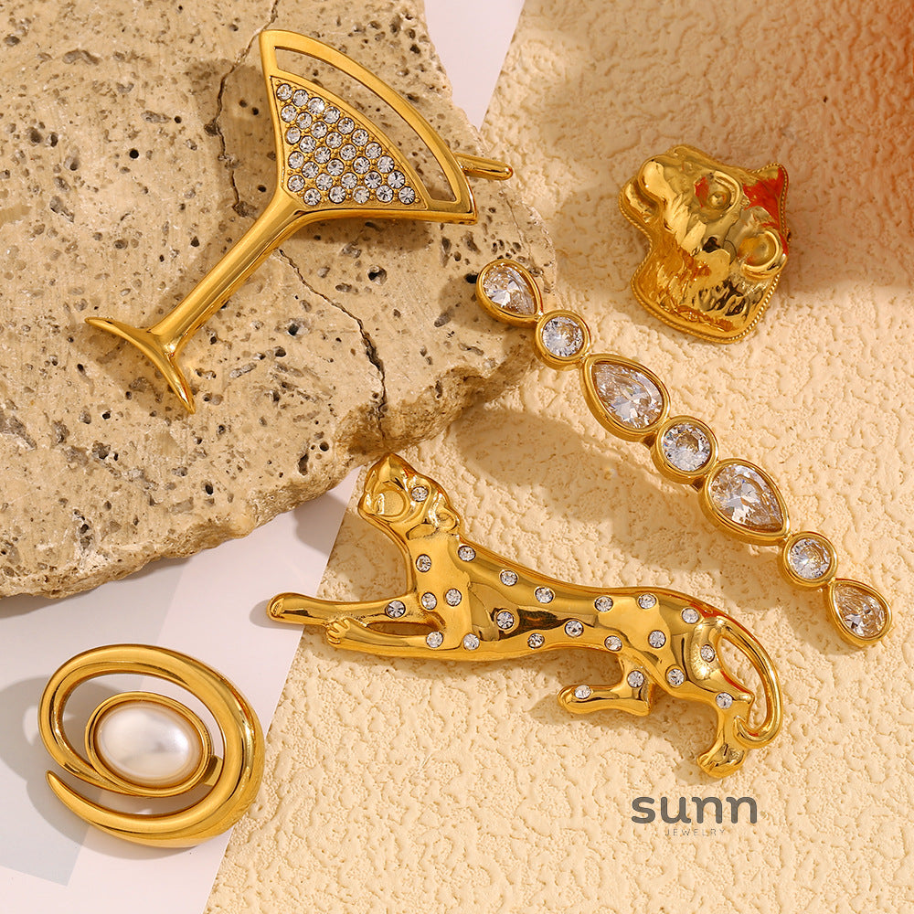 Rona Elegant Gold Brooch [N2DOHGAQ]