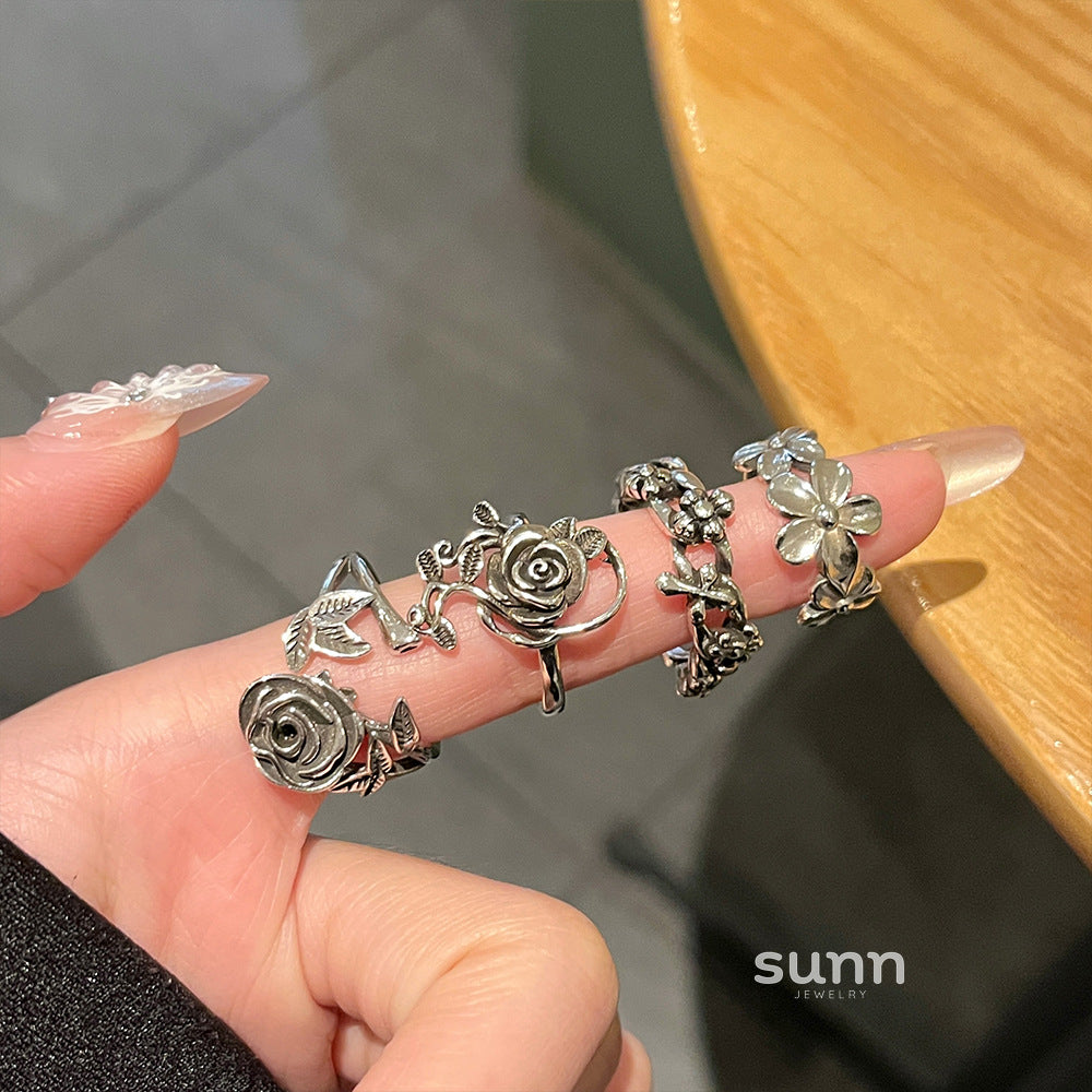 Rona Thorn Rose Ring [P2Z87PLU]