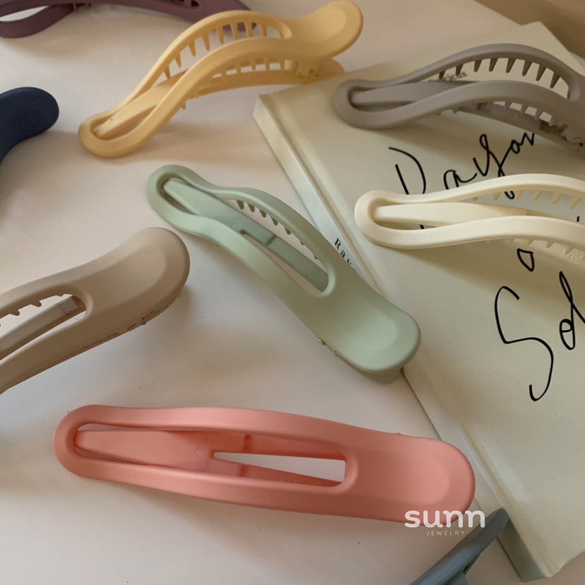 Ronni Frosted Fabric Claw Clip [Z8B4TLM6]