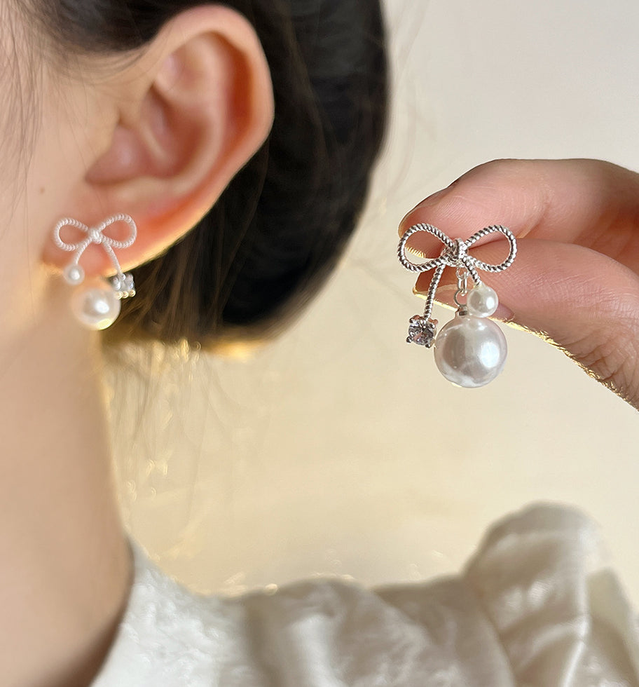 Rosalee Pearl Bow Earrings [C71T1CJA]