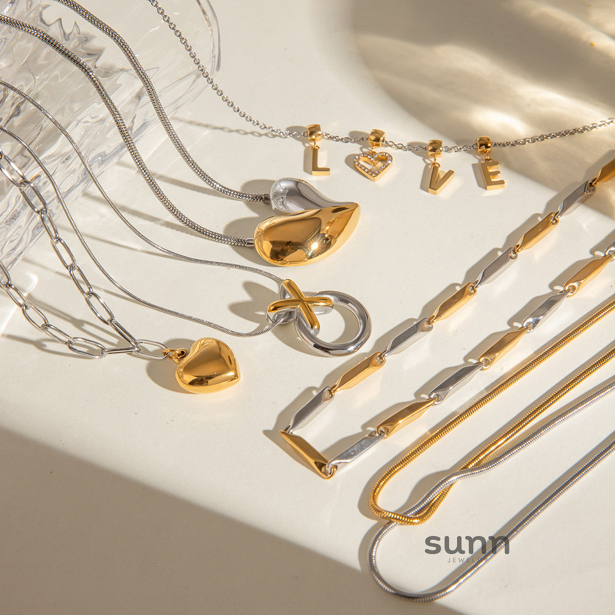 Rosalynn Layered Charm Necklace [Z4NVCD4M]