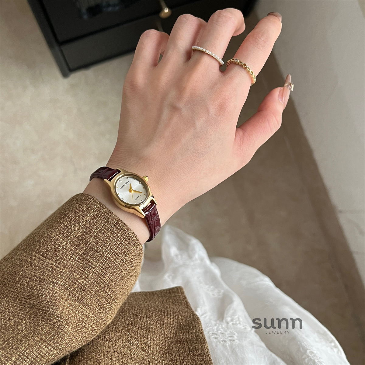 Rowyn Elegant Oval Watch [8HOSIUCA]