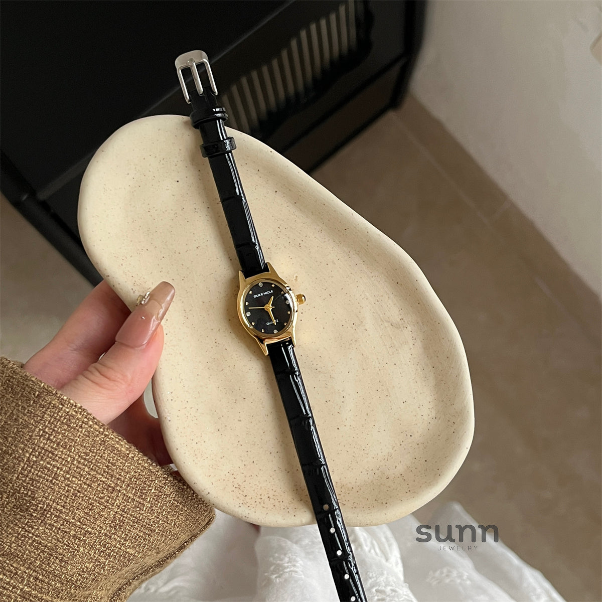 Rowyn Elegant Oval Watch [4T7FOJ3Q]