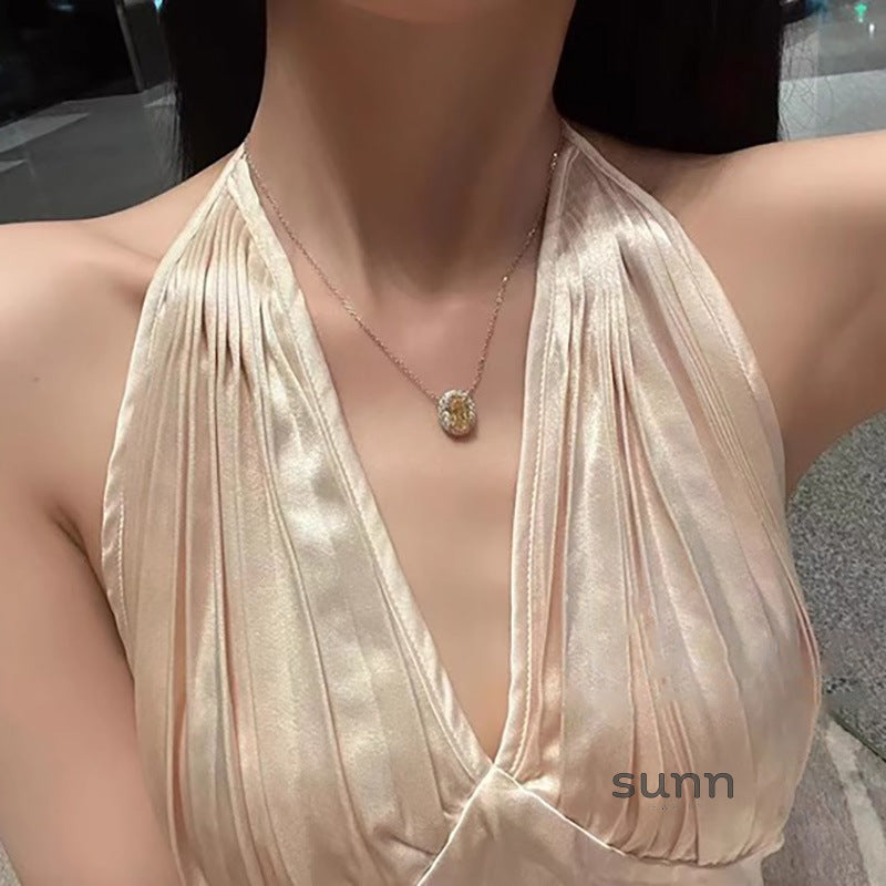 Rowynn Oval Moissanite Necklace [4RO36H28]