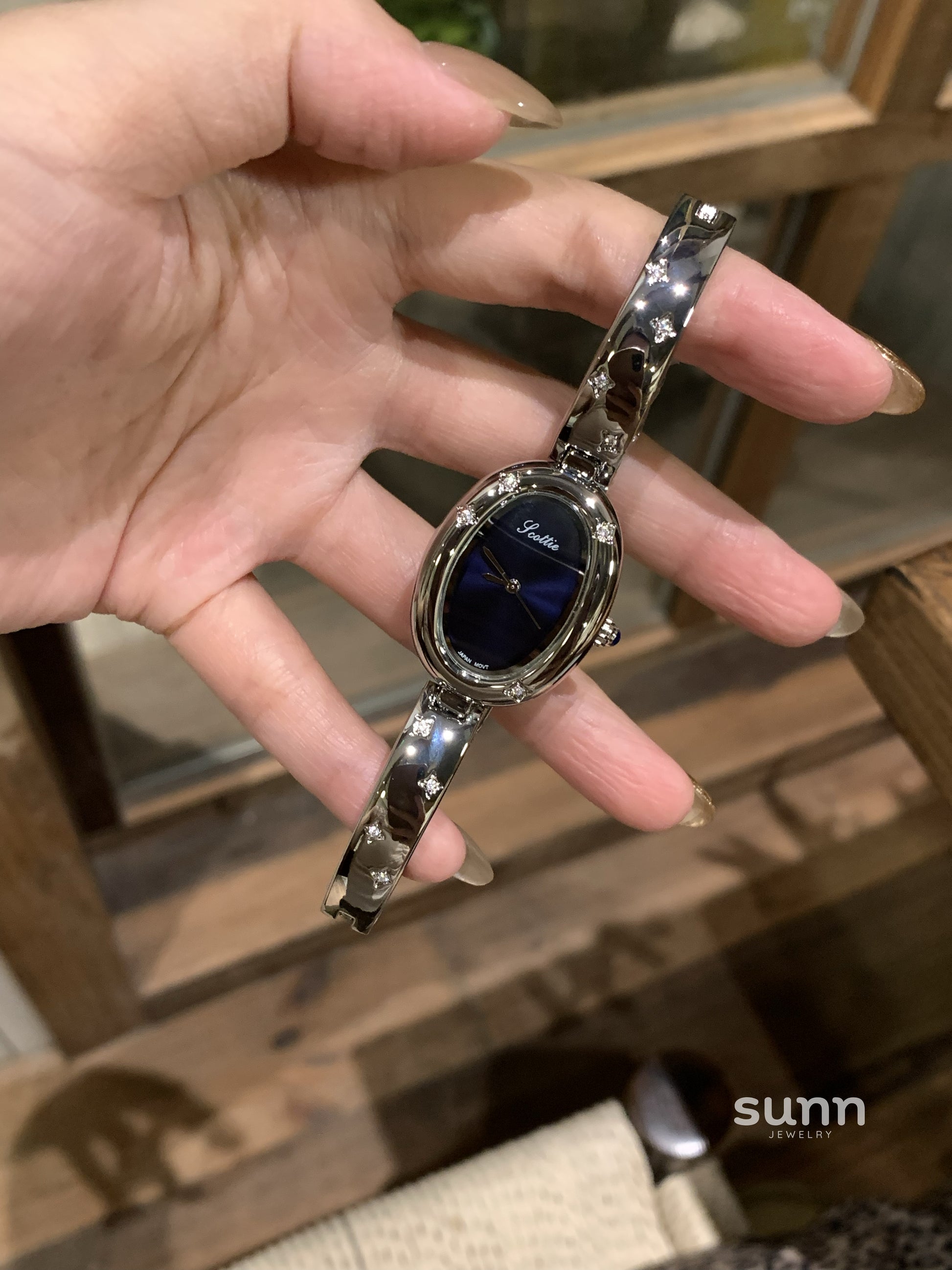 Rowynn Sapphire Bracelet Watch [IRWJM0W3]
