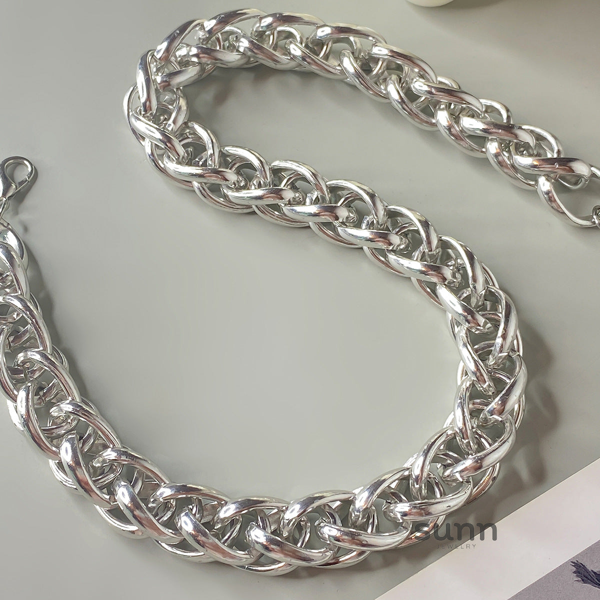 Royale Twisted Chain Necklace [PEQEDLPF]