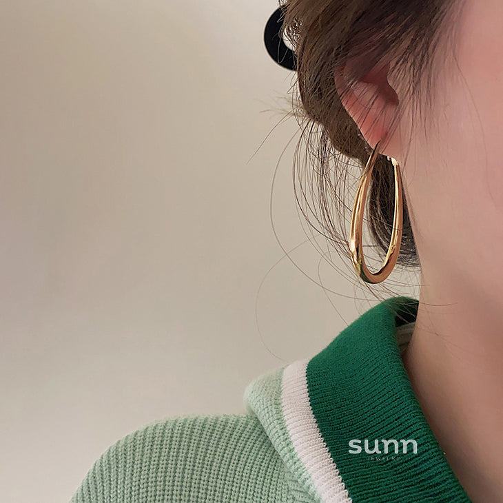 Royalty Gold Oval Earrings [PK2NO72N]