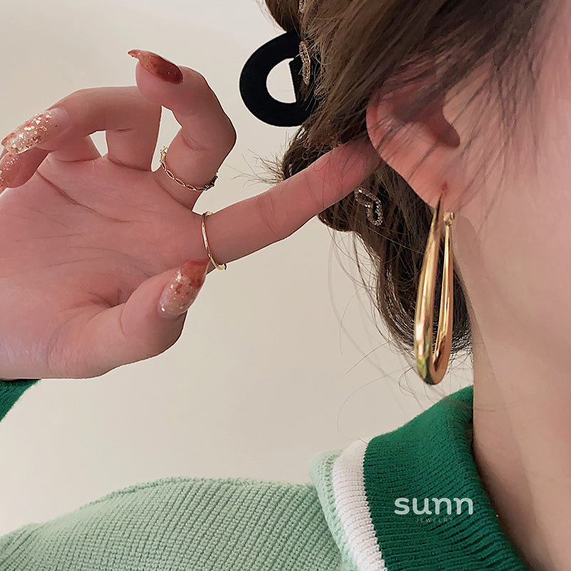Royalty Gold Oval Earrings [92LONUDD]