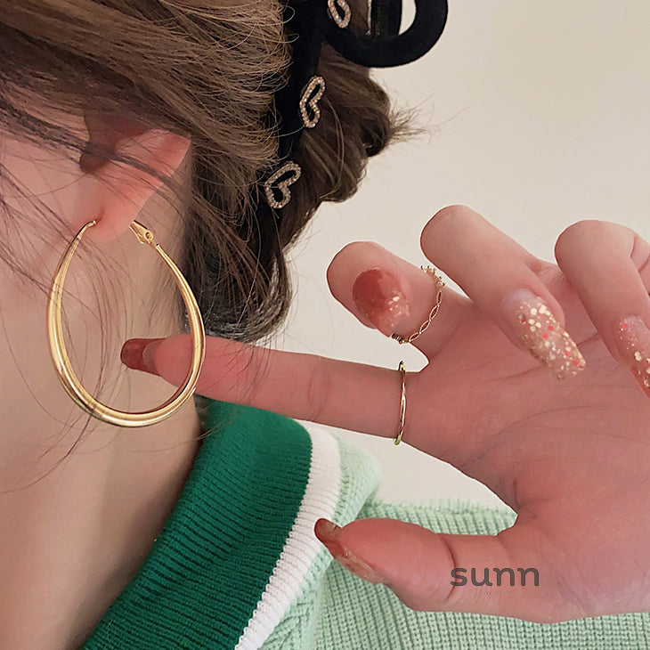 Royalty Gold Oval Earrings [YF0JSA79]