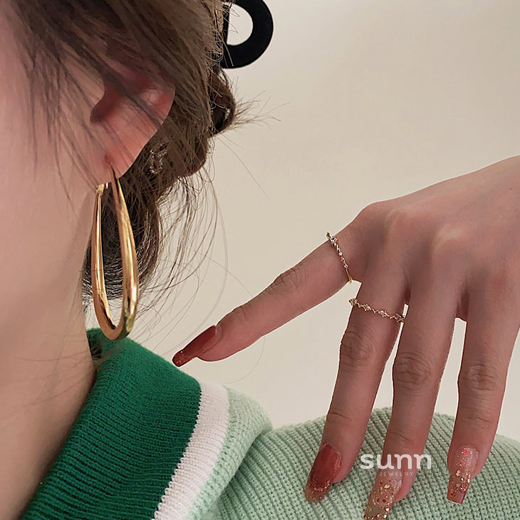 Royalty Gold Oval Earrings [IC0EERGR]