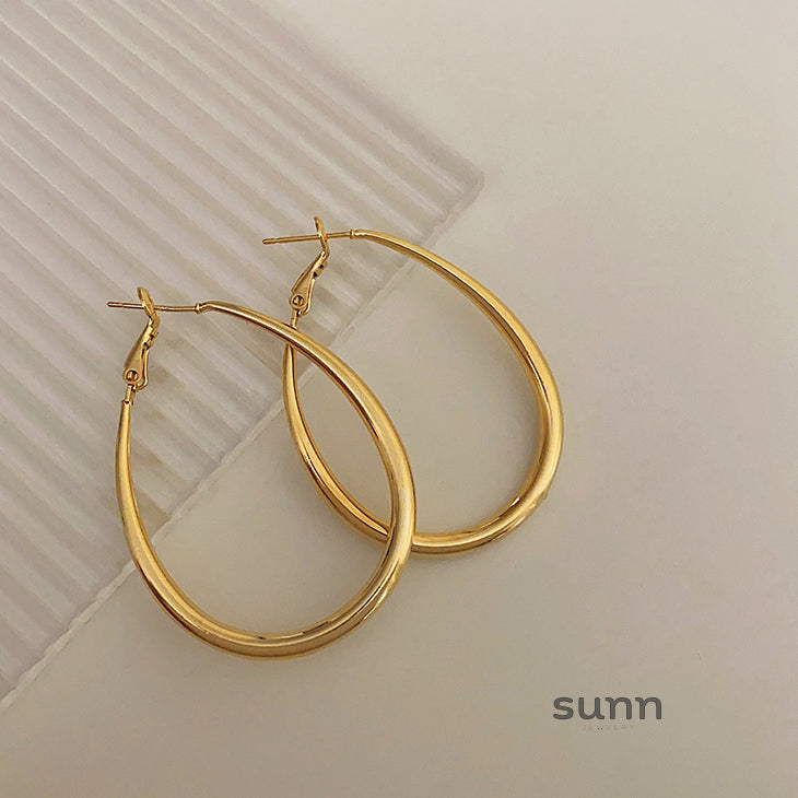 Royalty Gold Oval Earrings [0LUOY6AD]