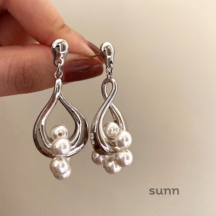 Rozalyn Baroque Pearl Dangle Earrings [XY5N131G]